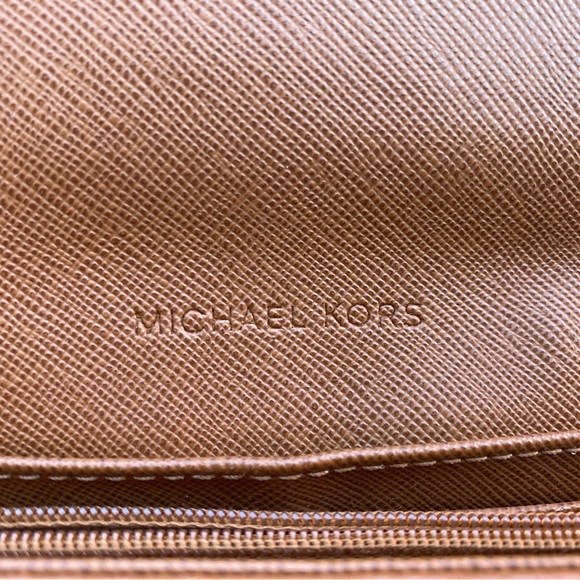 Michael Kors Tan/Caramel Leather Shoulder Bag and Wallet **WILL NOT SEPARATE** - Picture 11 of 15